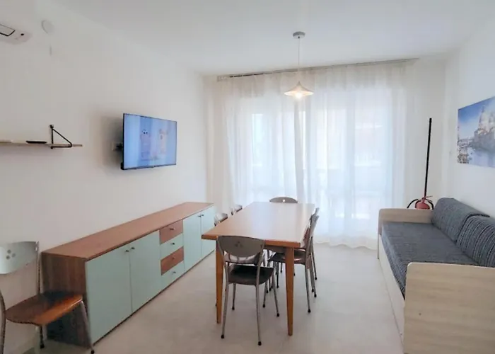 Apartment Sunny By The Sea In